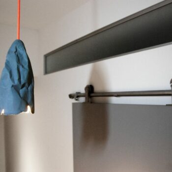 Grey concrete light CRUNCHY TWISTED ©BRUTDESIGN2016