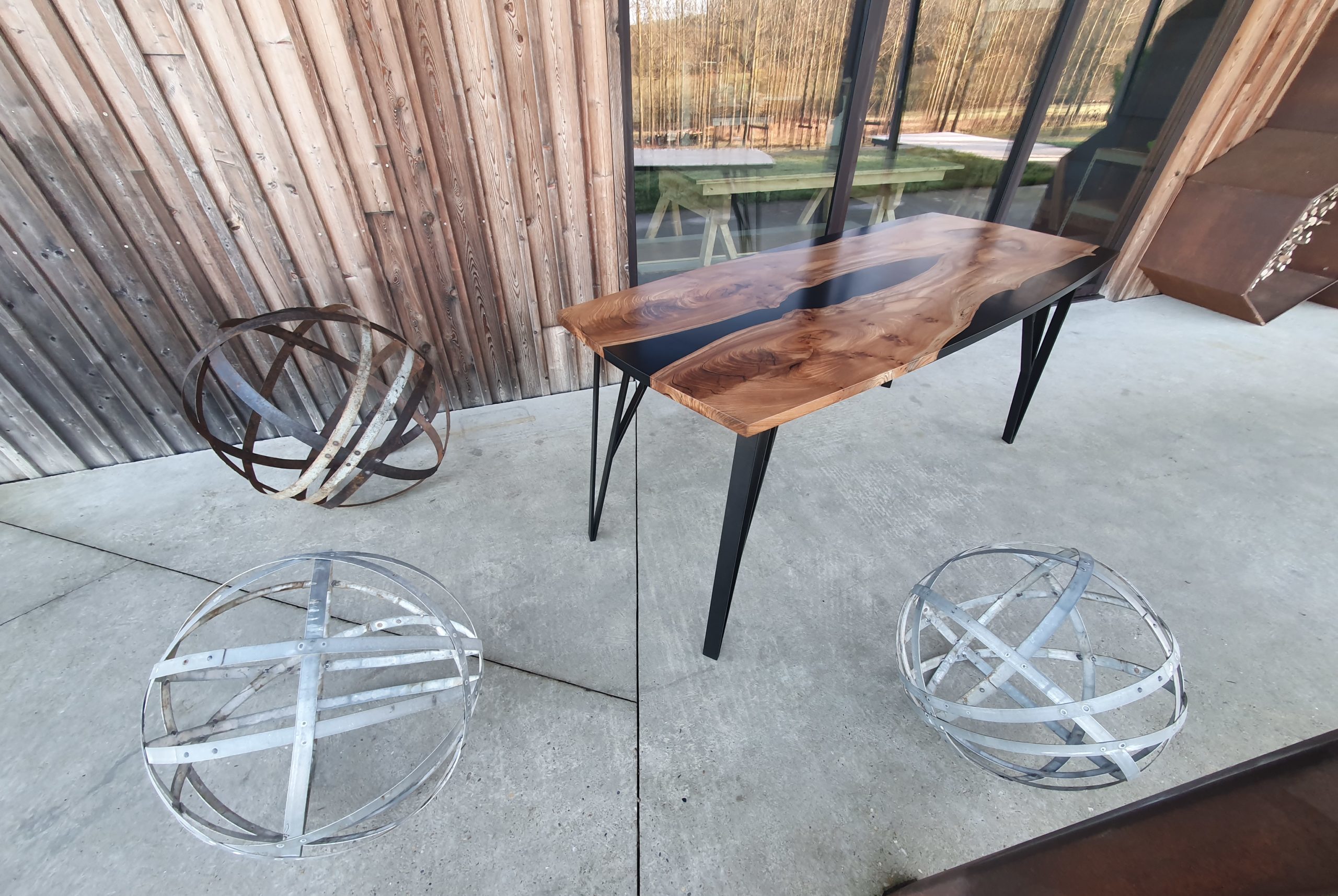 Table résine epoxy en bois massif - Table rivière - Mobilier